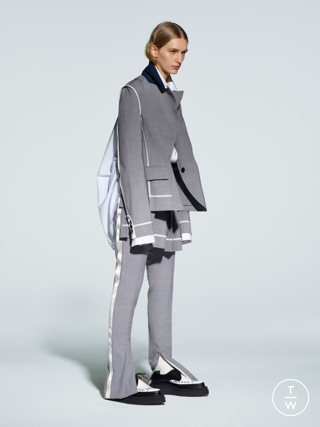 Fashion Week Paris Pre-Fall 2021 look 18 from the Sacai collection 女装