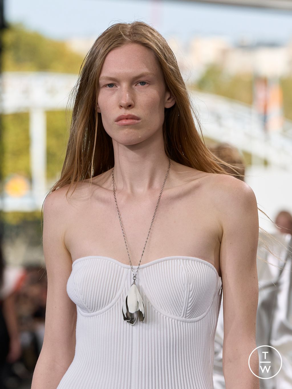 Fashion Week Paris Spring/Summer 2024 look 19 from the Chloé collection womenswear accessories