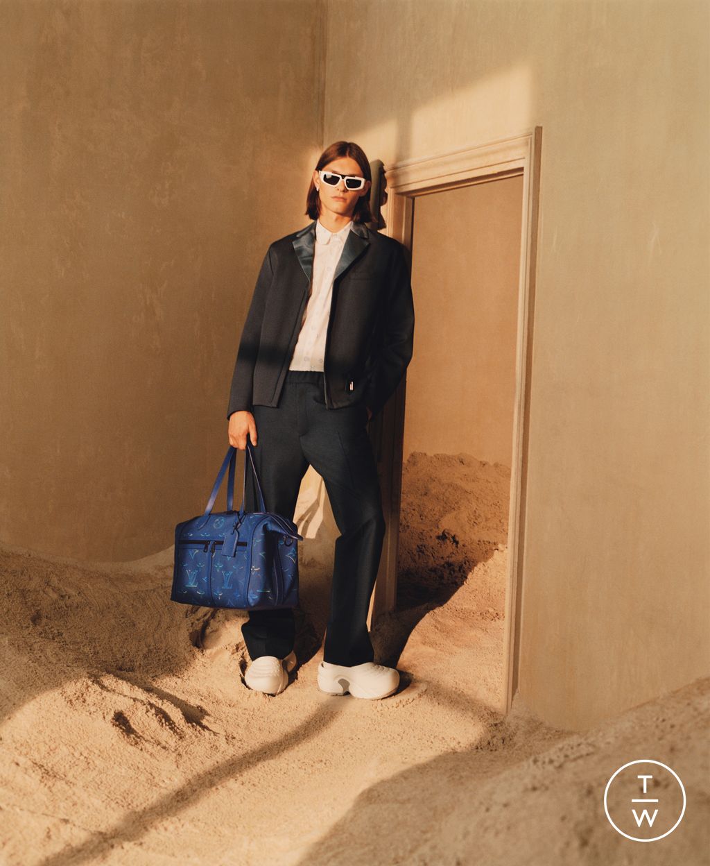 Fashion Week Paris Pre-Fall 2023 look 21 from the Louis Vuitton collection 男装