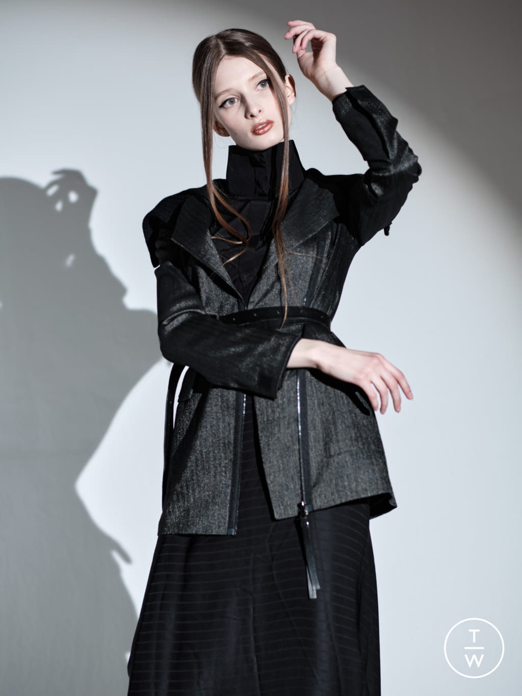 Fashion Week Paris Fall/Winter 2021 look 20 de la collection Valentin Yudashkin womenswear