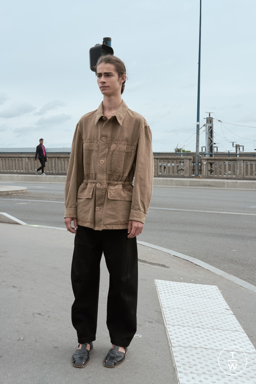 Fashion Week Paris Spring/Summer 2019 look 19 from the Lemaire collection 男装