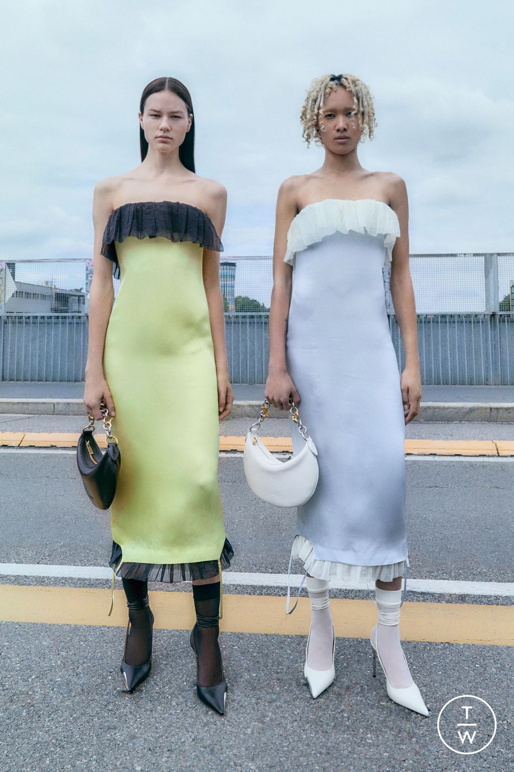 Fashion Week Paris Resort 2024 look 19 from the Off-White collection 女装