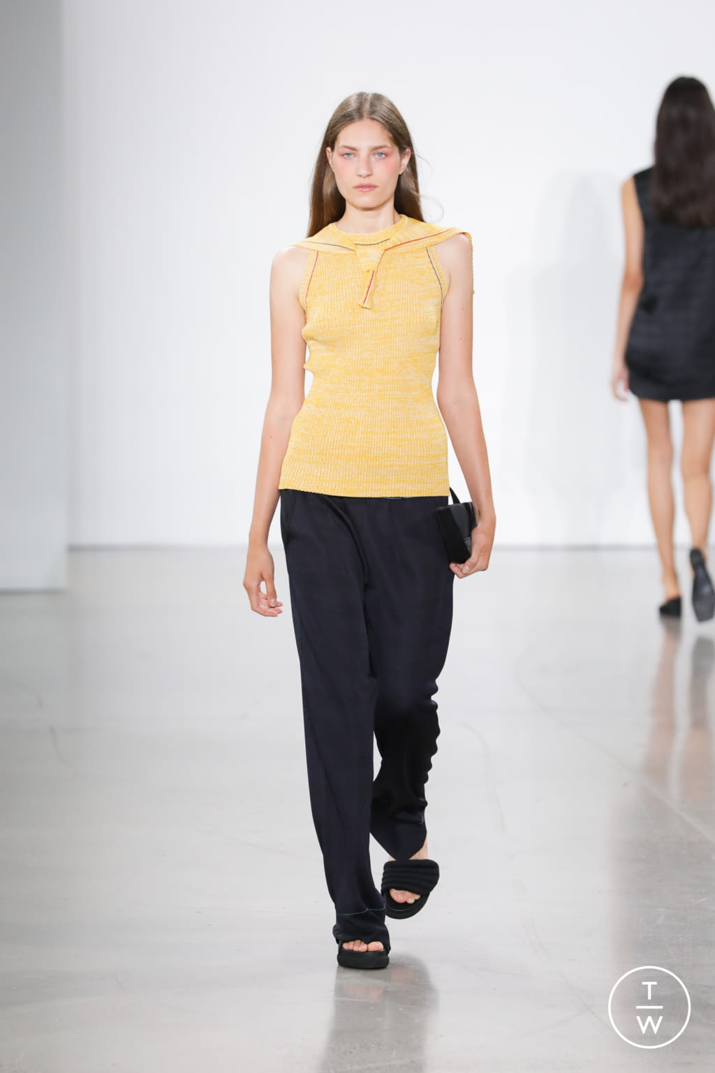 Fashion Week New York Spring/Summer 2022 look 19 from the Bevza collection 女装