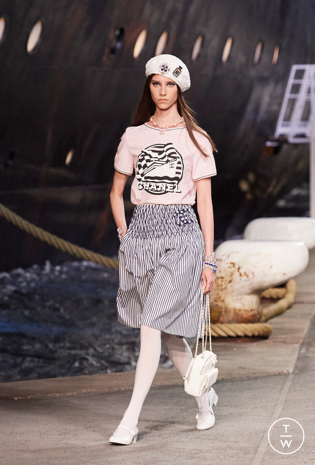 Fashion Week Paris Resort 2019 look 19 from the Chanel collection 女装