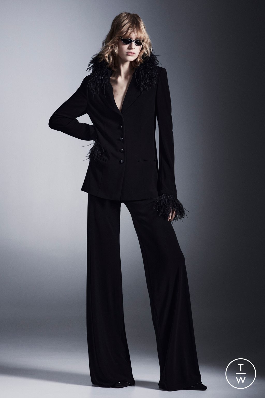Fashion Week Milan Pre-Fall 2023 look 19 from the Alberta Ferretti collection 女装