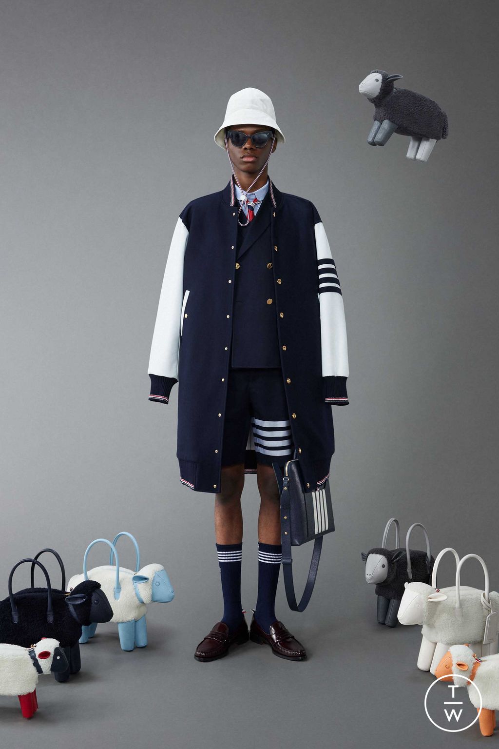Fashion Week New York Resort 2024 look 19 from the Thom Browne collection 男装