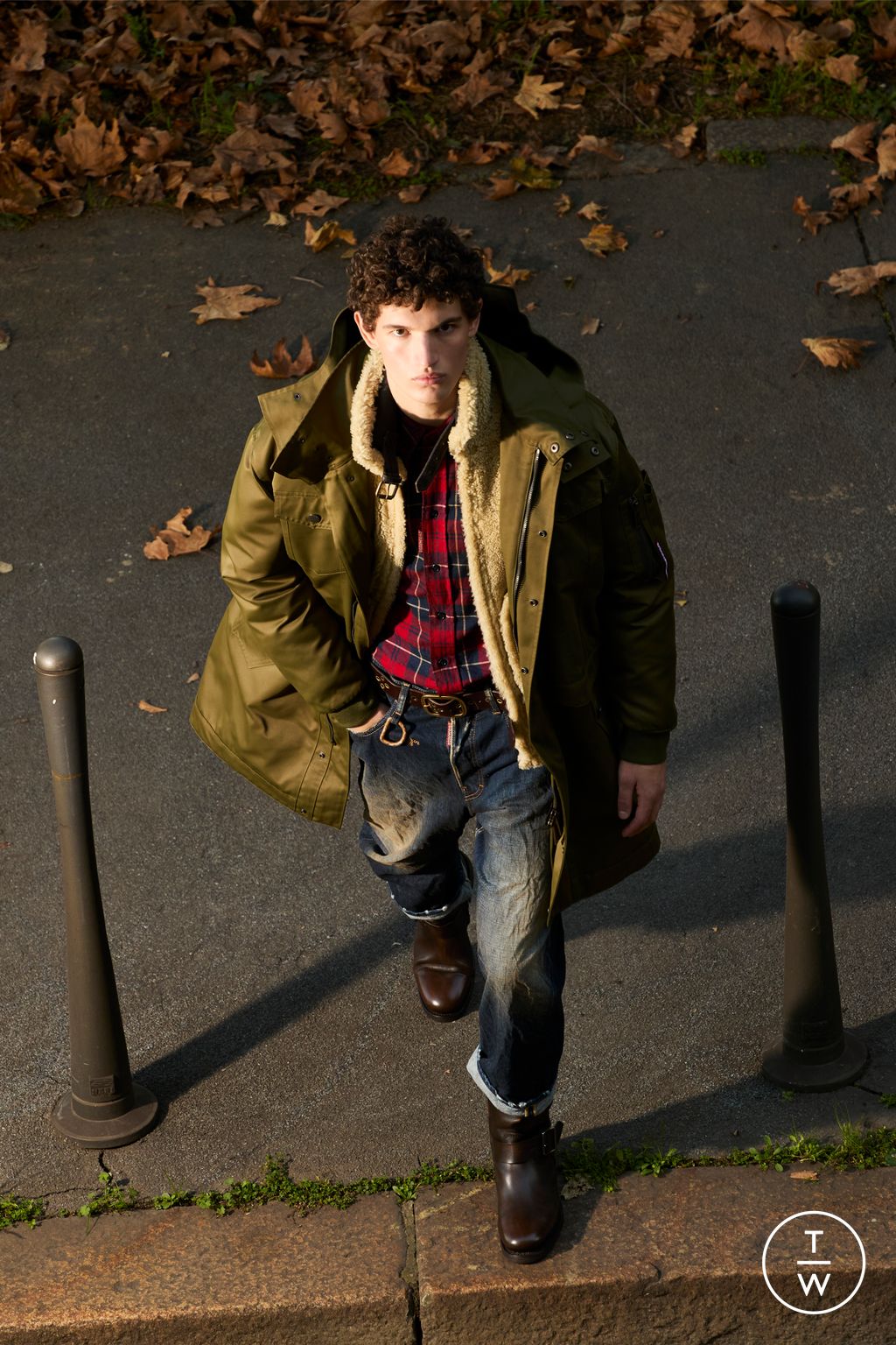 Fashion Week Milan Pre-Fall 2025 look 19 from the Dsquared2 collection 男装