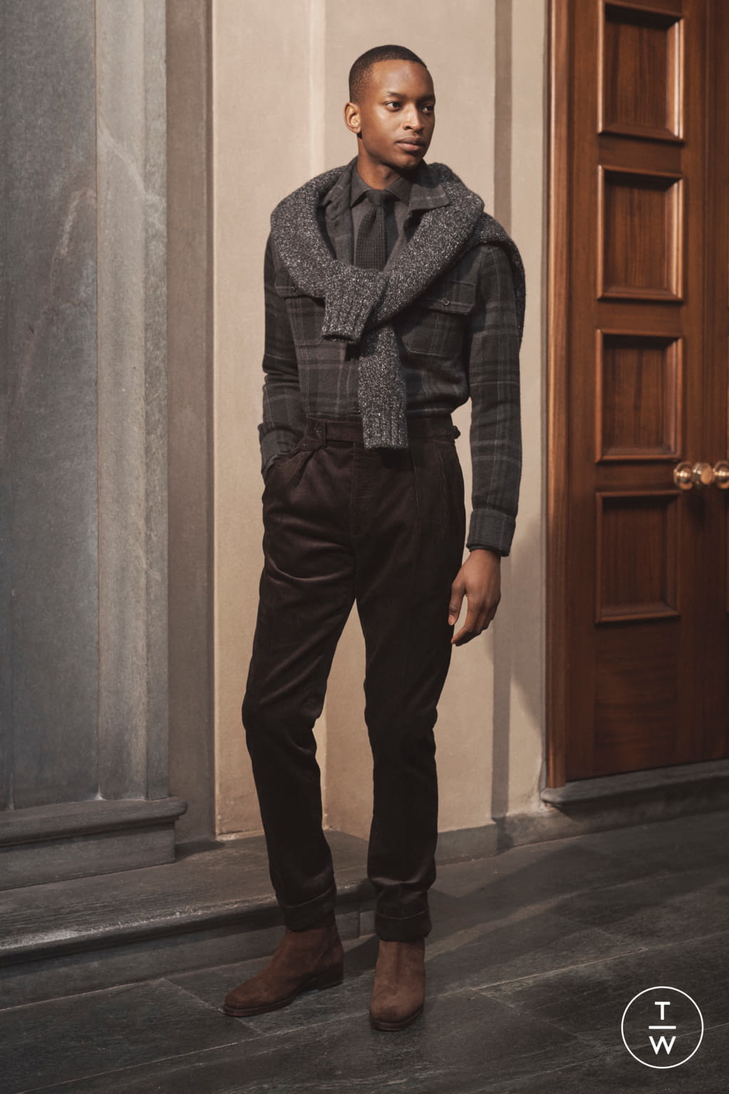 Fashion Week Milan Fall/Winter 2020 look 20 from the Ralph Lauren Purple Label collection 男装
