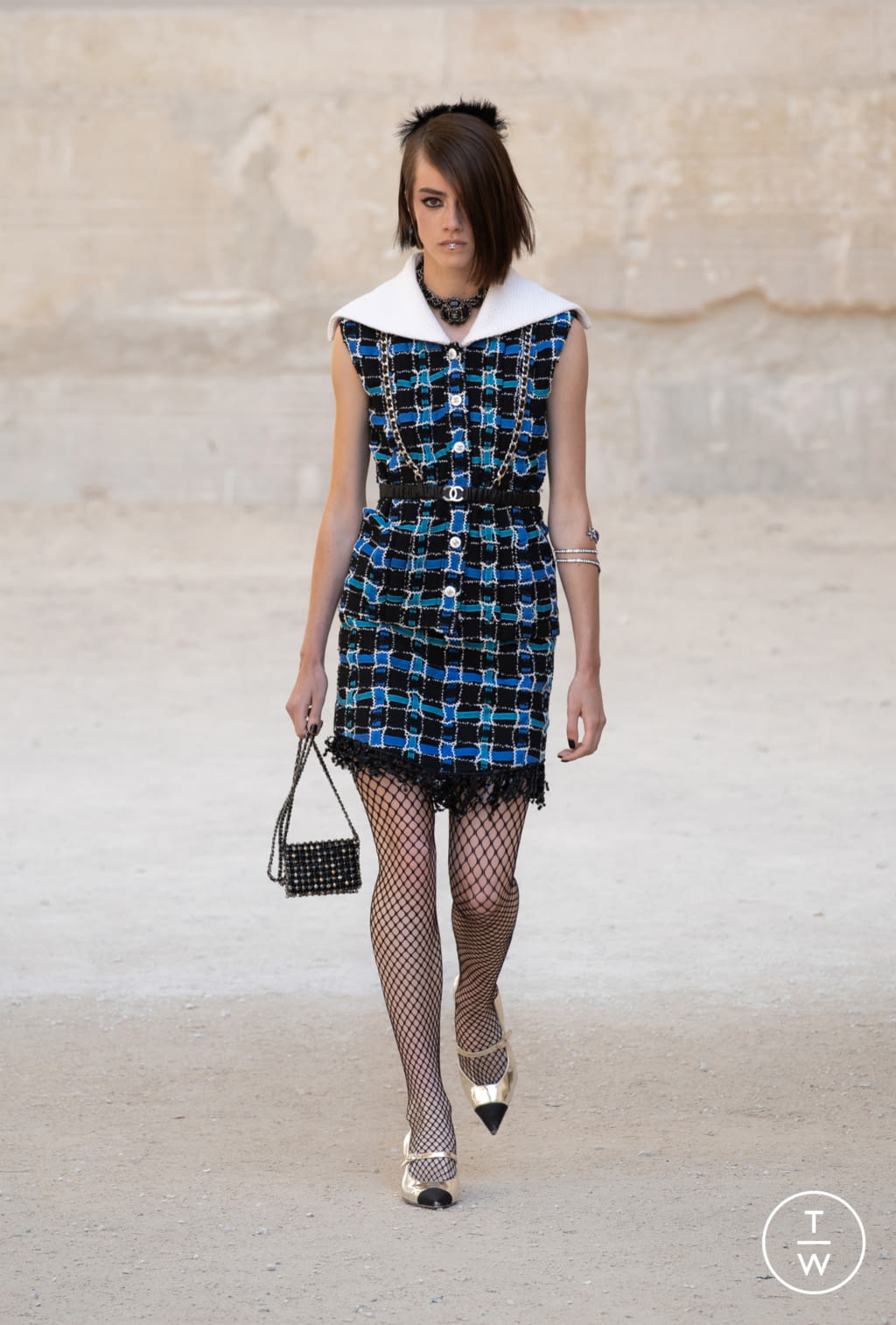 Fashion Week Paris Resort 2022 look 19 from the Chanel collection 女装