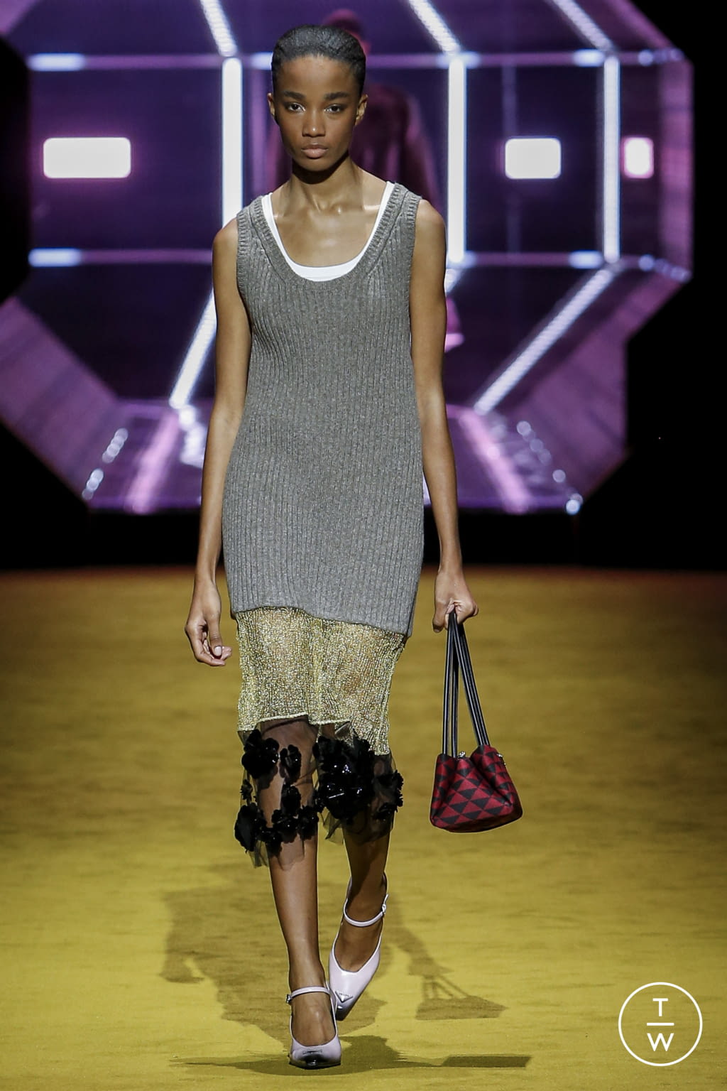 Fashion Week Milan Fall/Winter 2022 look 19 de la collection Prada womenswear