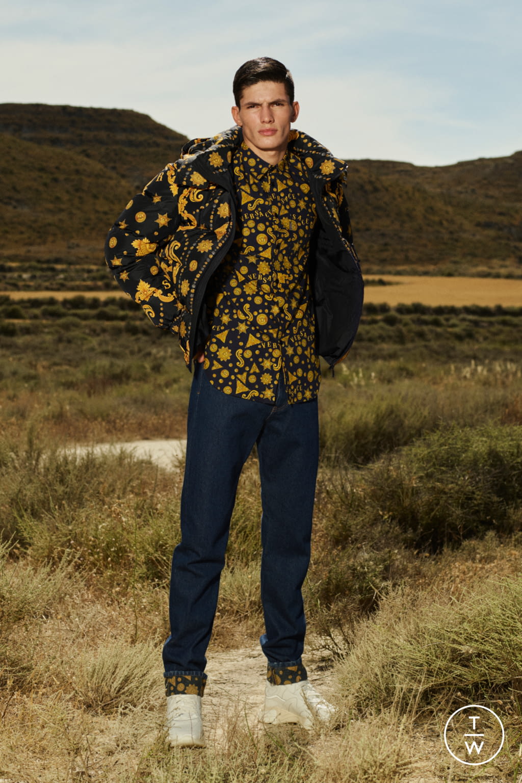 Fashion Week Milan Resort 2020 look 19 from the Versace collection menswear
