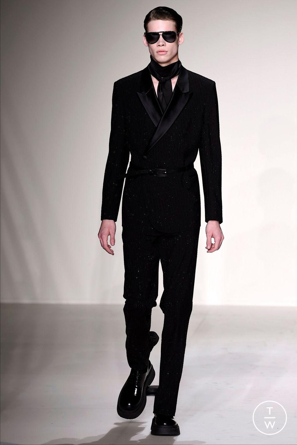 Fashion Week Milan Fall/Winter 2023 look 87 from the Emporio Armani collection menswear