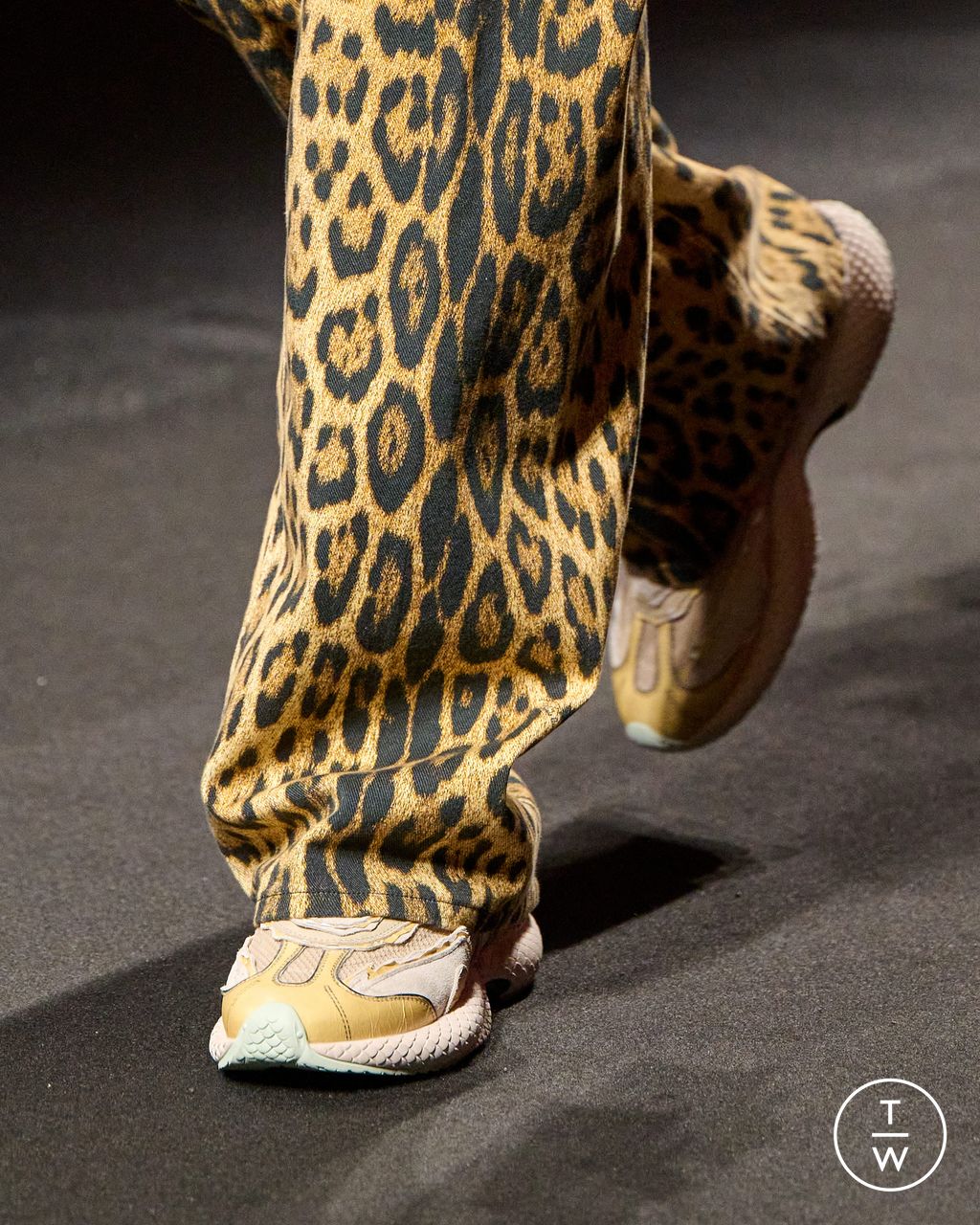 Fashion Week Milan Fall/Winter 2025 look 93 from the Roberto Cavalli collection womenswear accessories