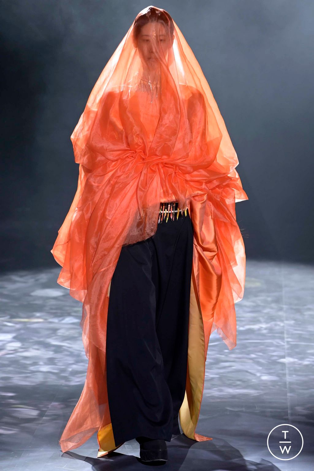 Fashion Week Paris Spring/Summer 2023 look 21 from the Yuima Nakazato collection 高级定制