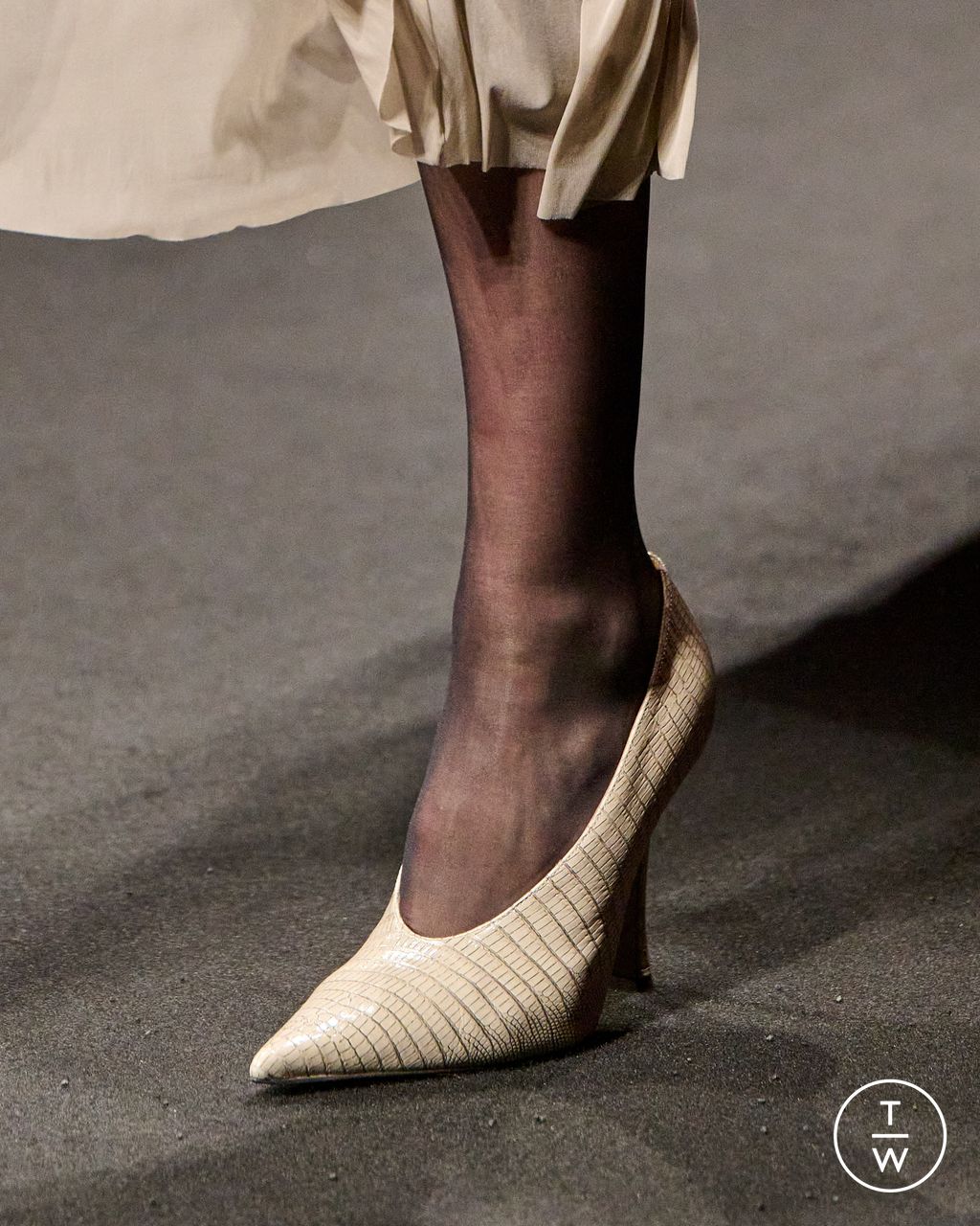 Fashion Week Milan Fall/Winter 2025 look 94 from the Roberto Cavalli collection womenswear accessories