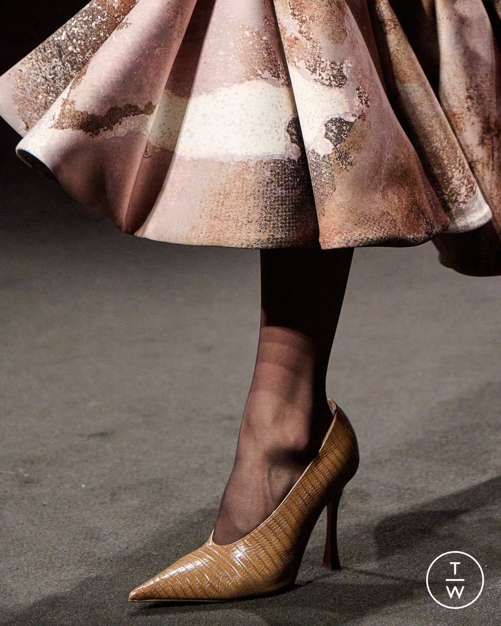 Fashion Week Milan Fall/Winter 2025 look 98 from the Roberto Cavalli collection womenswear accessories