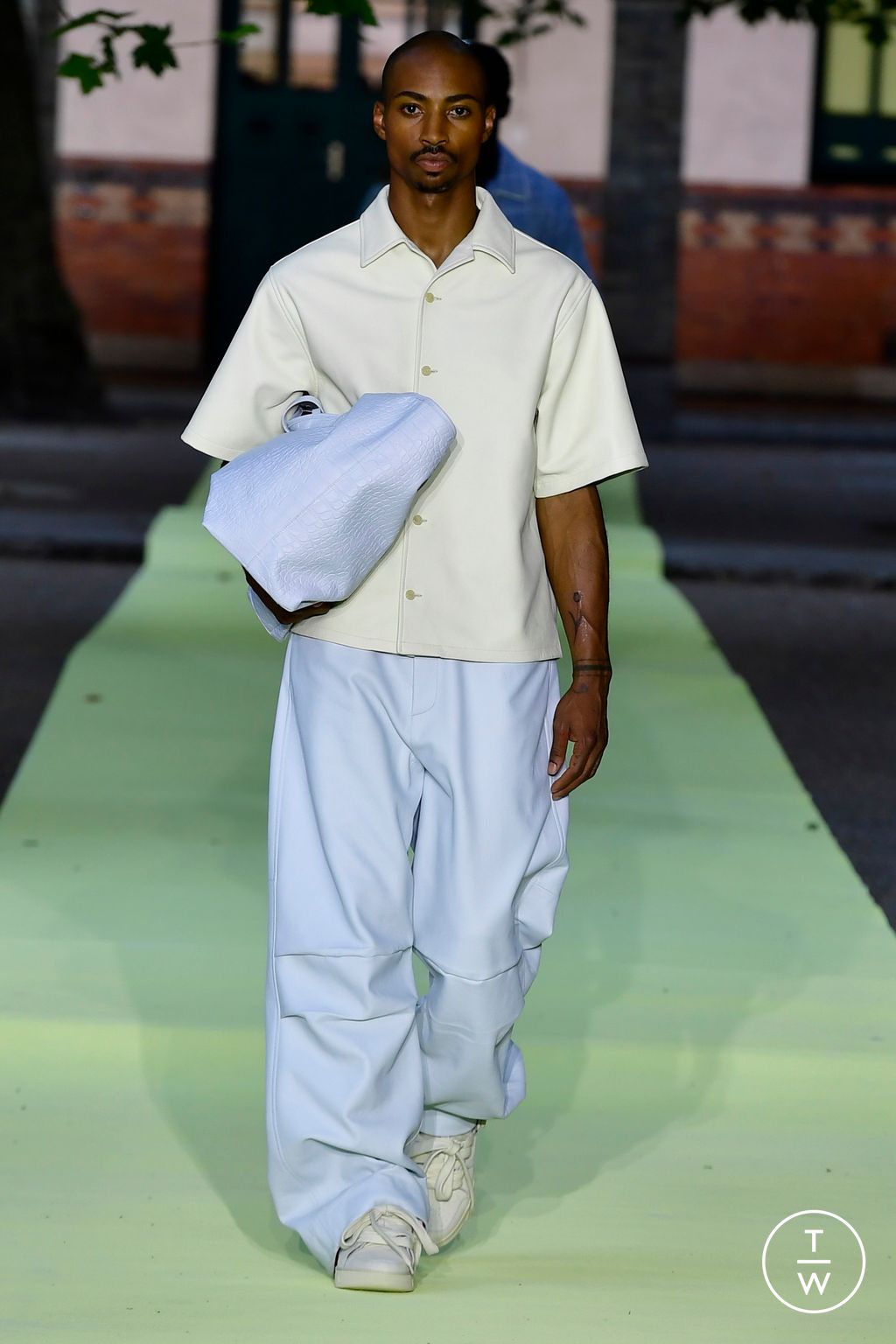 Fashion Week Paris Spring/Summer 2024 look 7 from the 1989 Studio collection menswear