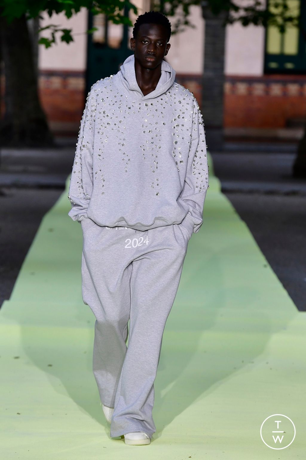 Fashion Week Paris Spring/Summer 2024 look 10 from the 1989 Studio collection menswear