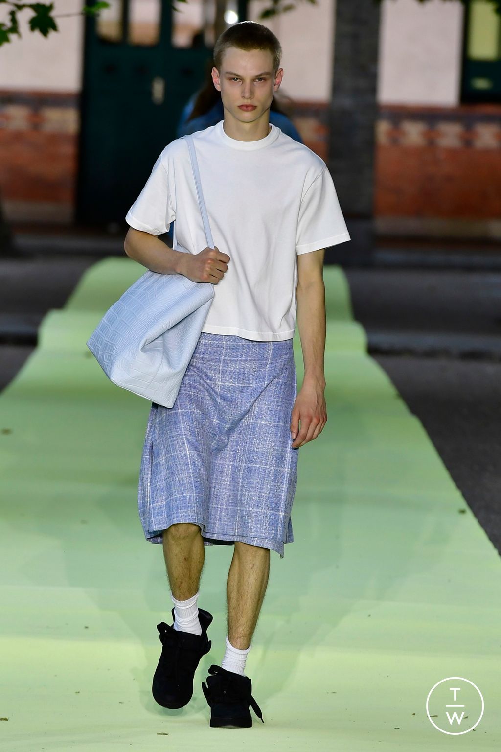 Fashion Week Paris Spring/Summer 2024 look 12 from the 1989 Studio collection menswear