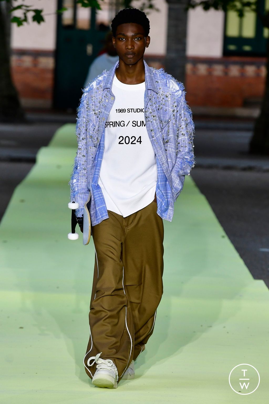 Fashion Week Paris Spring/Summer 2024 look 14 from the 1989 Studio collection menswear