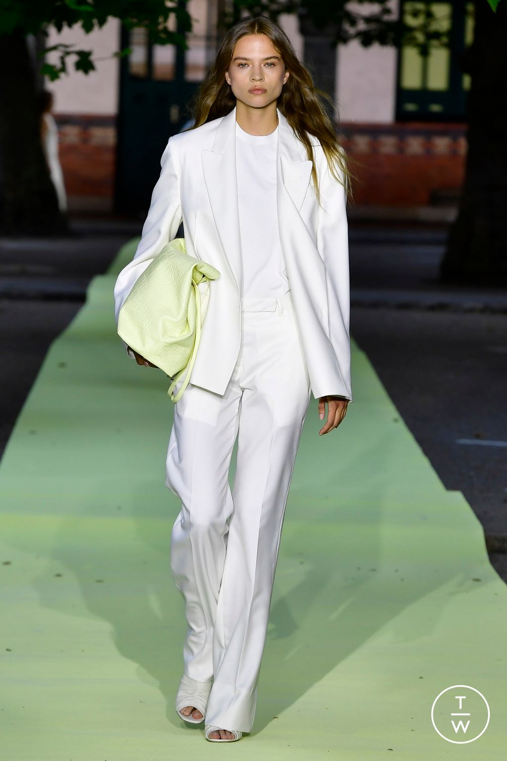 Fashion Week Paris Spring/Summer 2024 look 35 from the 1989 Studio collection menswear