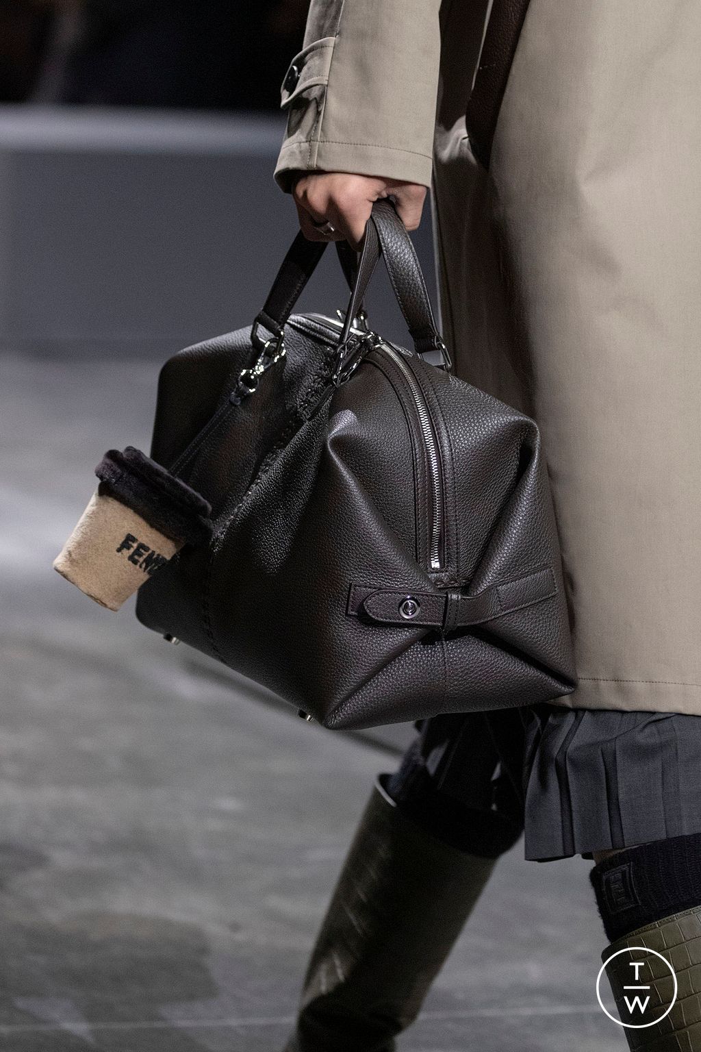 Fashion Week Paris Fall/Winter 2024 look 45 from the Fendi collection menswear accessories