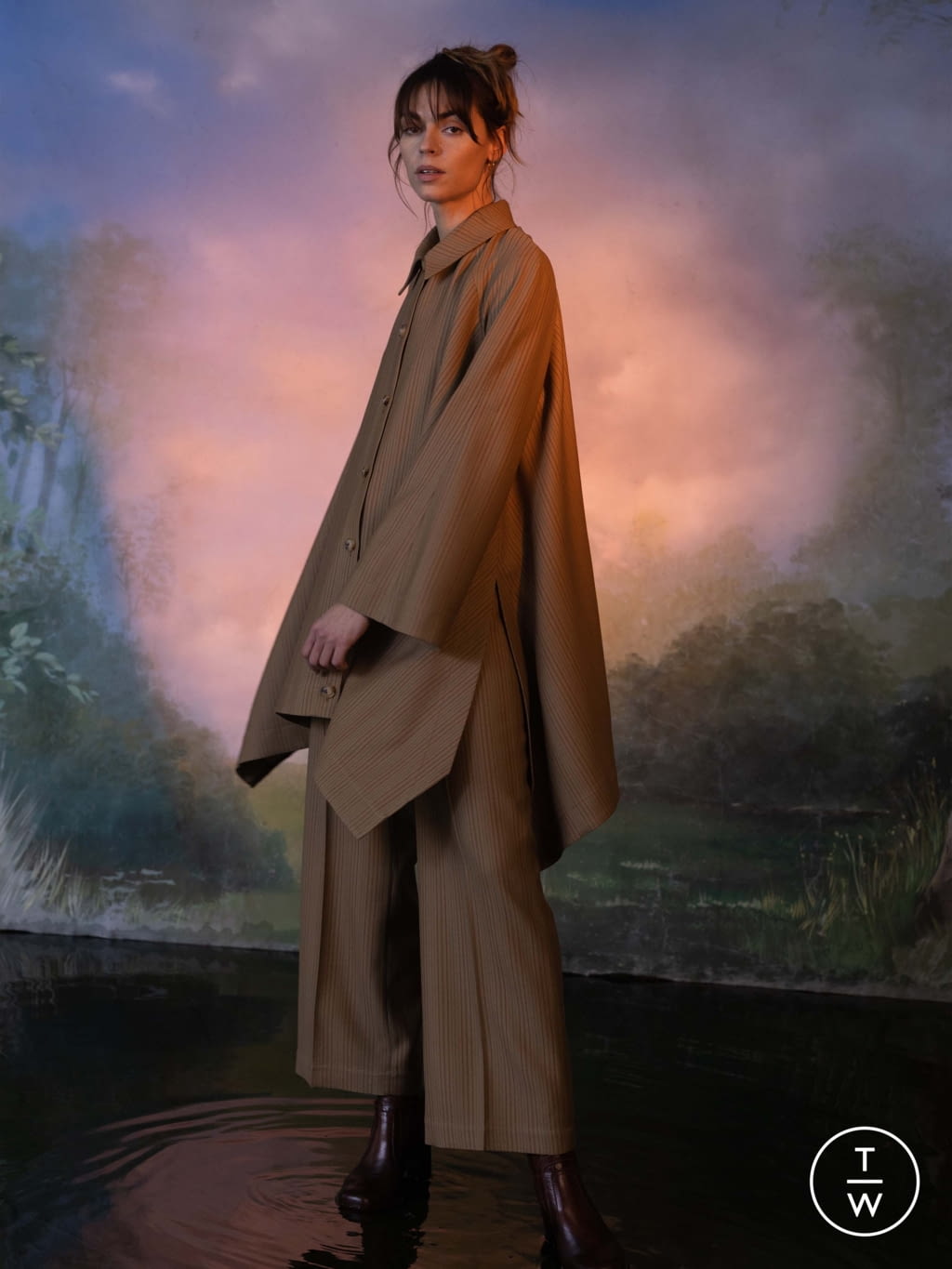 Fashion Week Paris Fall/Winter 2022 look 19 from the Benjamin Benmoyal collection womenswear