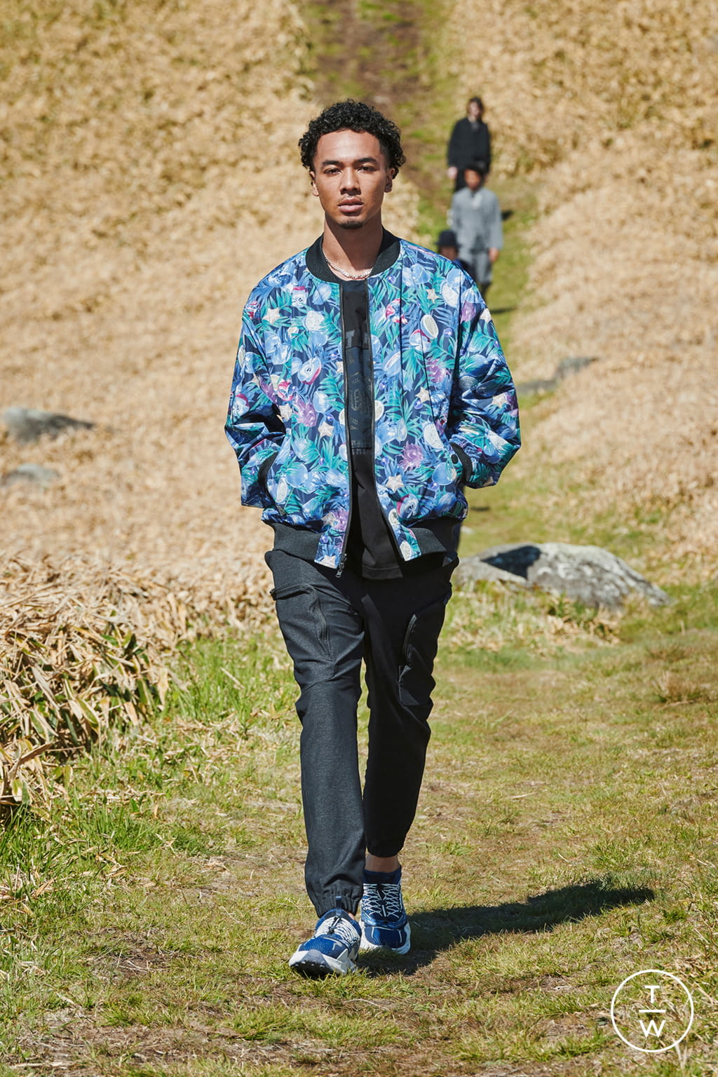 Fashion Week Paris Spring/Summer 2022 look 19 from the White Mountaineering collection menswear