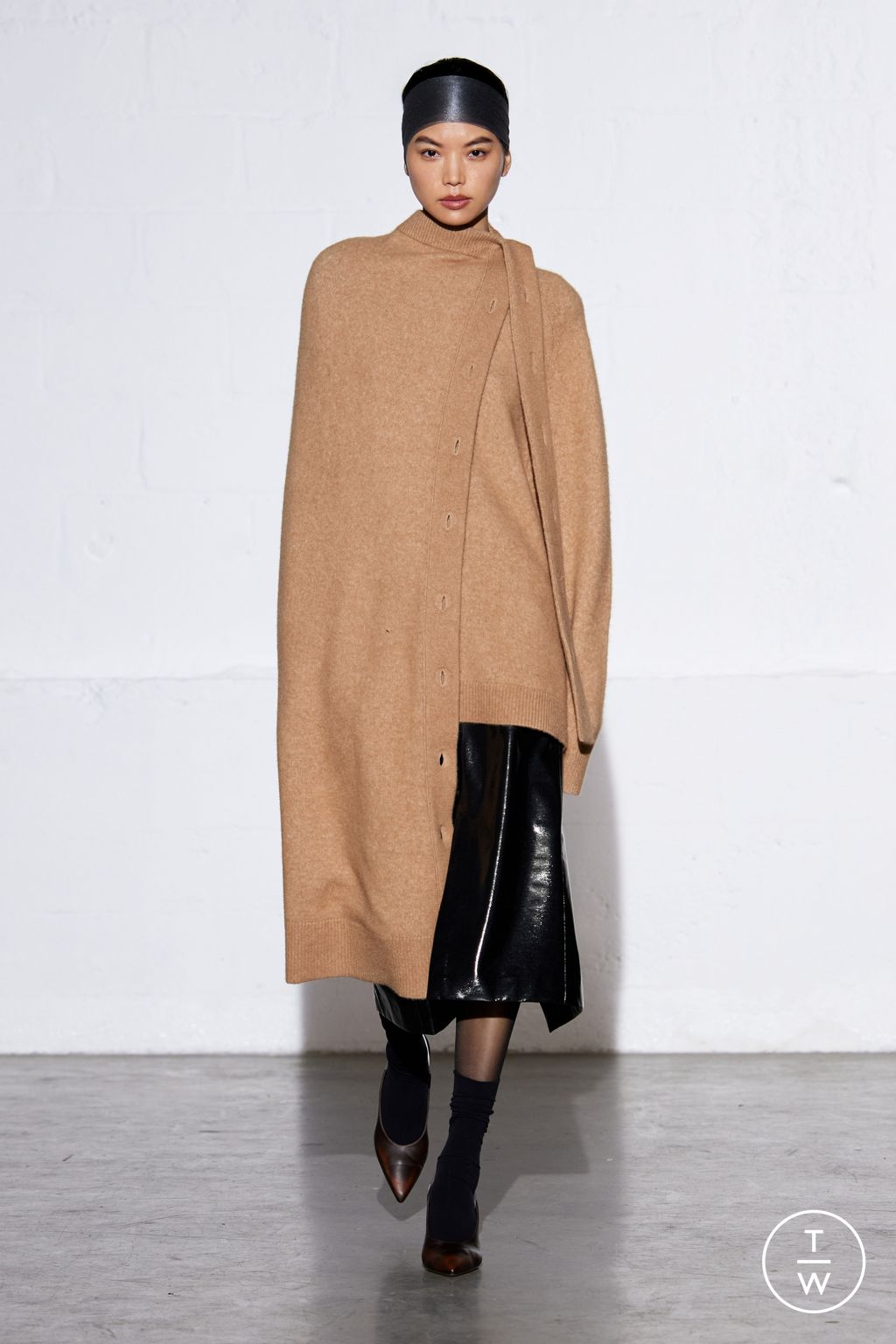 Fashion Week New York Fall/Winter 2024 look 19 from the Tibi collection 女装