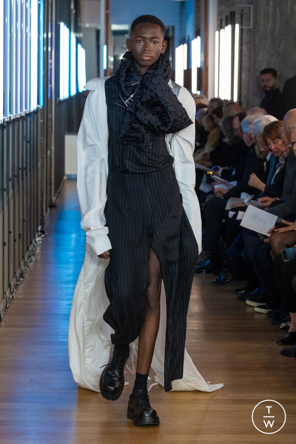 Fashion Week Paris Fall/Winter 2024 look 108 from the IFM PARIS collection 女装