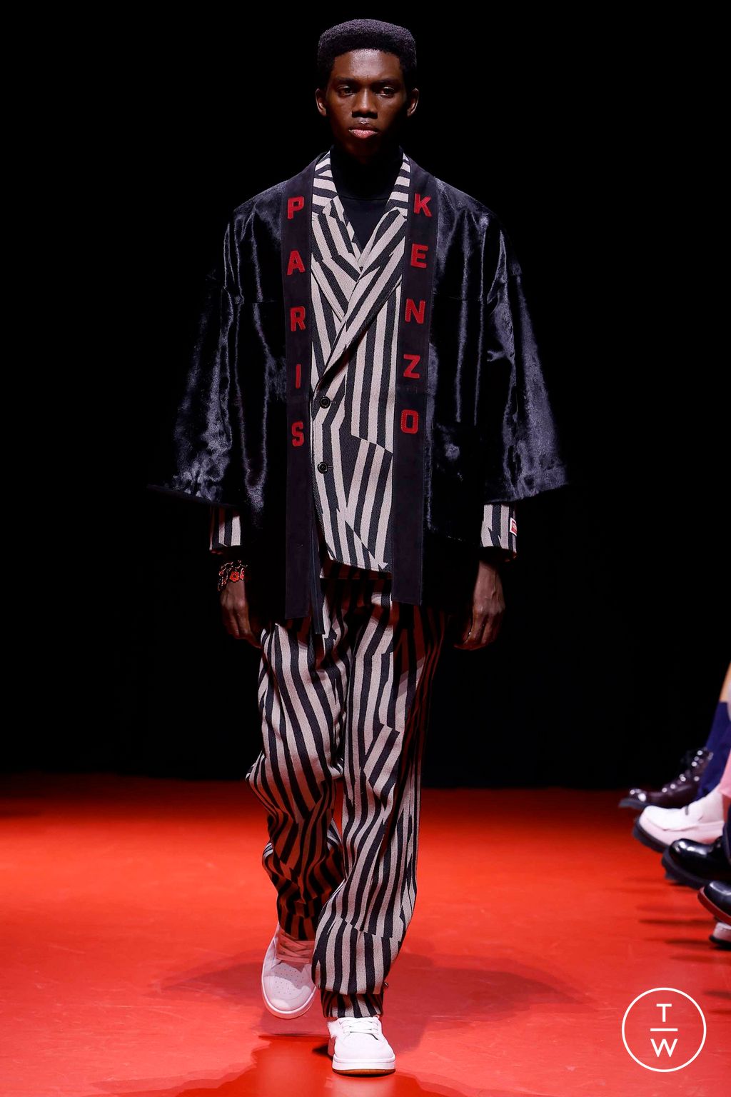 Fashion Week Paris Fall/Winter 2023 look 12 de la collection Kenzo menswear