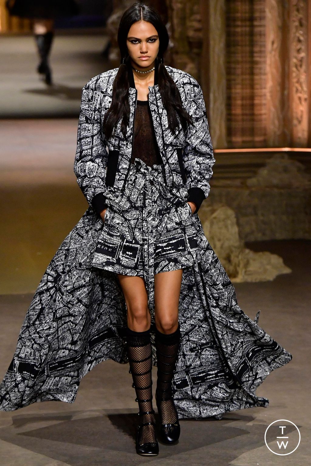 Fashion Week Paris Spring/Summer 2023 look 22 from the Christian Dior collection womenswear