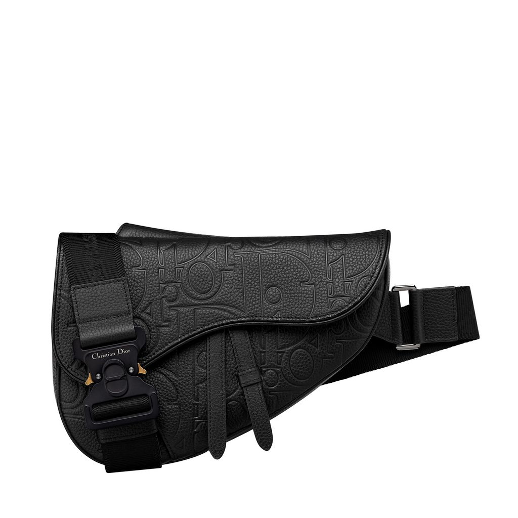 Fashion Week Paris Fall/Winter 2024 look 20 from the Dior Homme collection menswear accessories