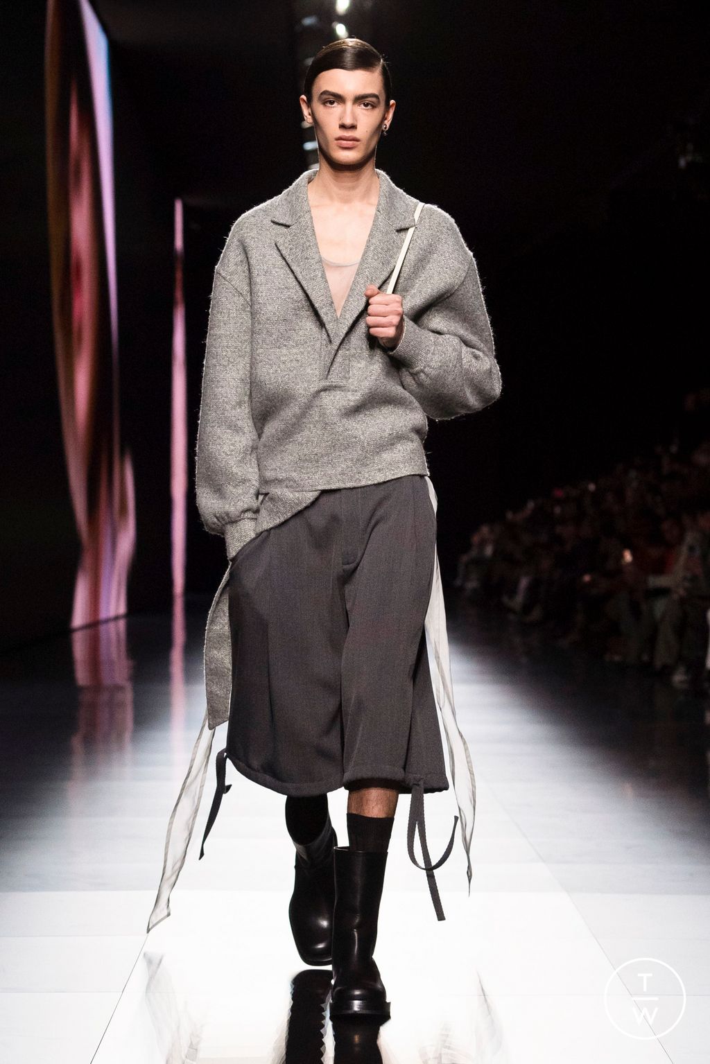 Fashion Week Paris Fall/Winter 2023 look 7 from the Dior Men collection menswear