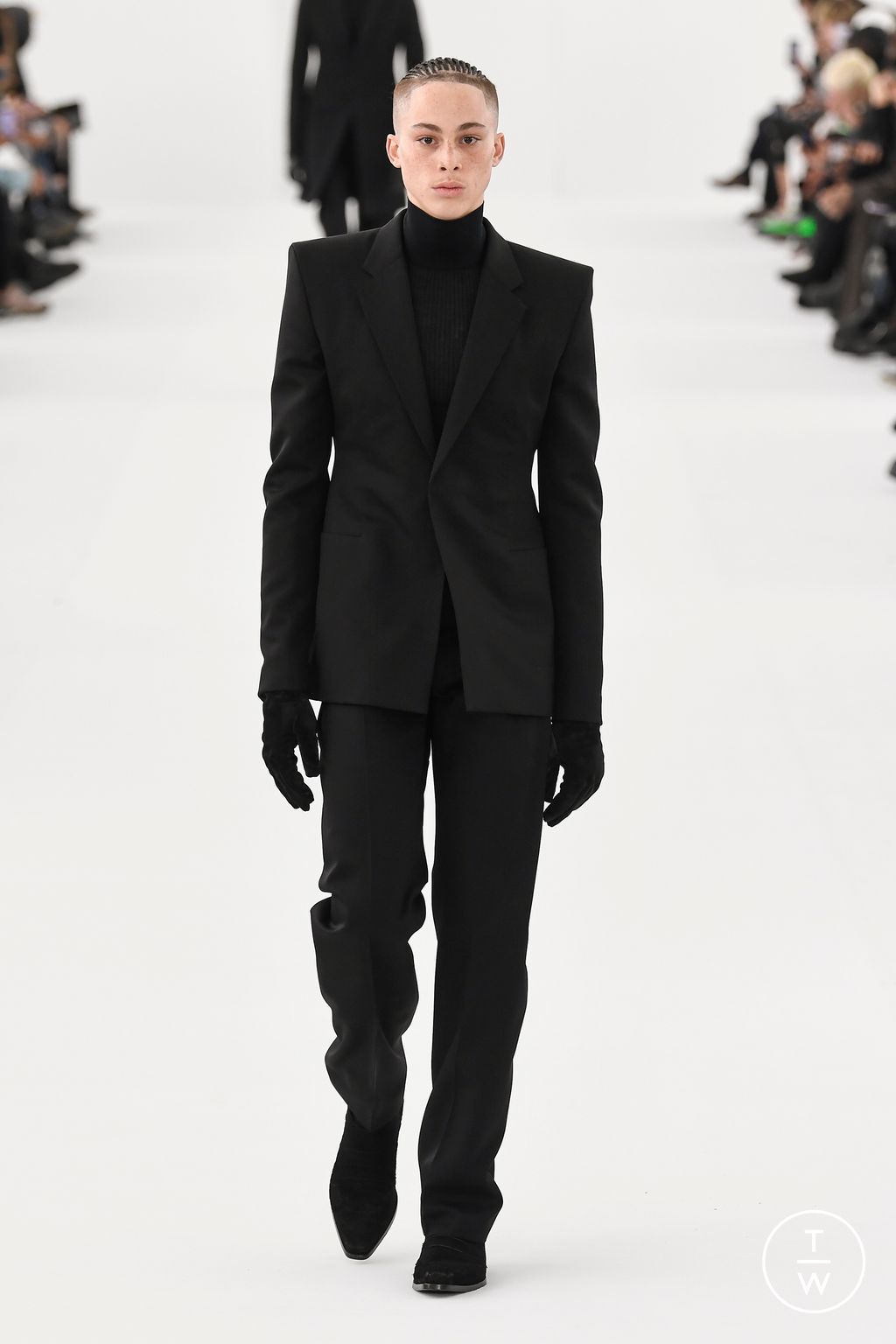 Fashion Week Paris Fall/Winter 2023 look 2 de la collection Givenchy menswear