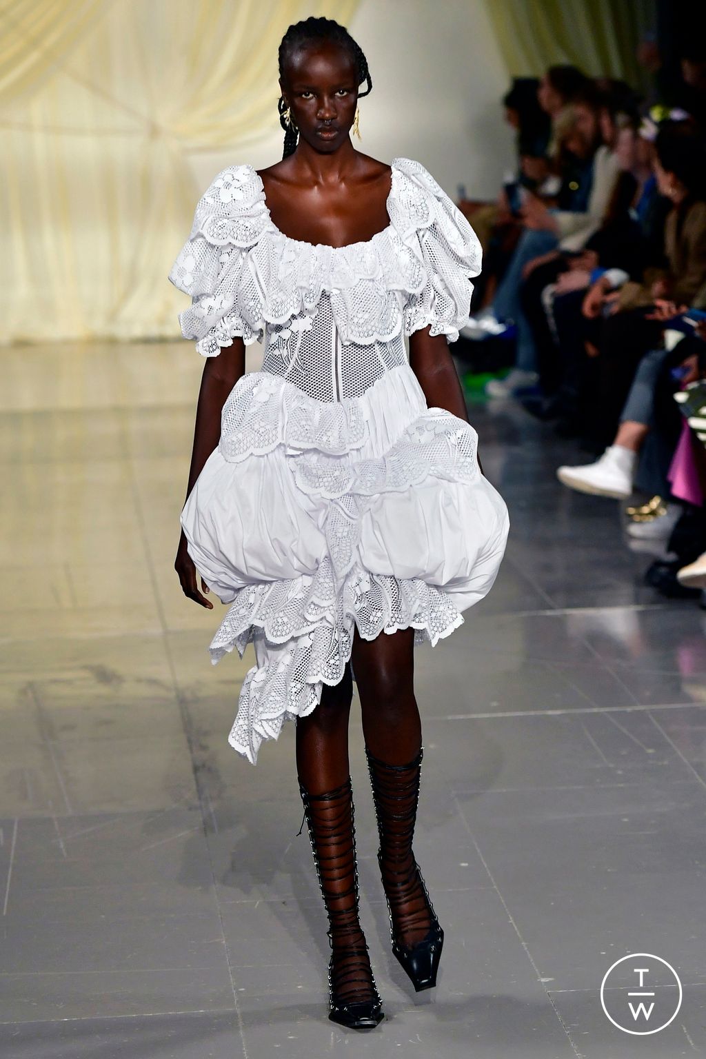 Fashion Week London Spring/Summer 2023 look 8 from the Yuhan Wang collection womenswear