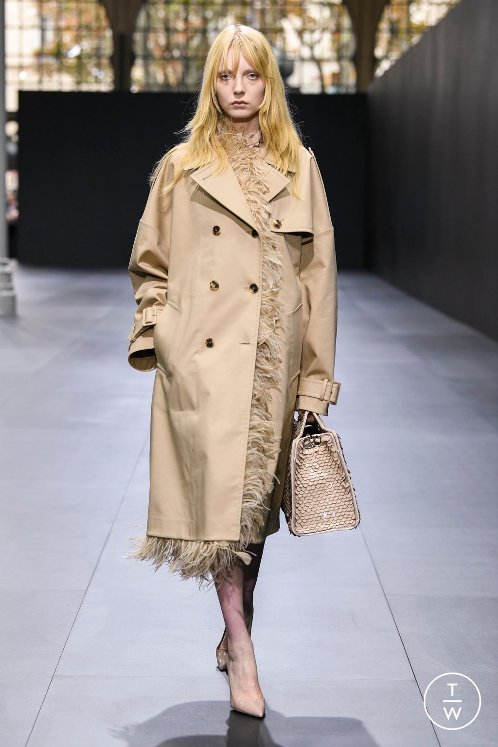 Fashion Week Paris Spring/Summer 2023 look 40 from the Valentino collection 女装