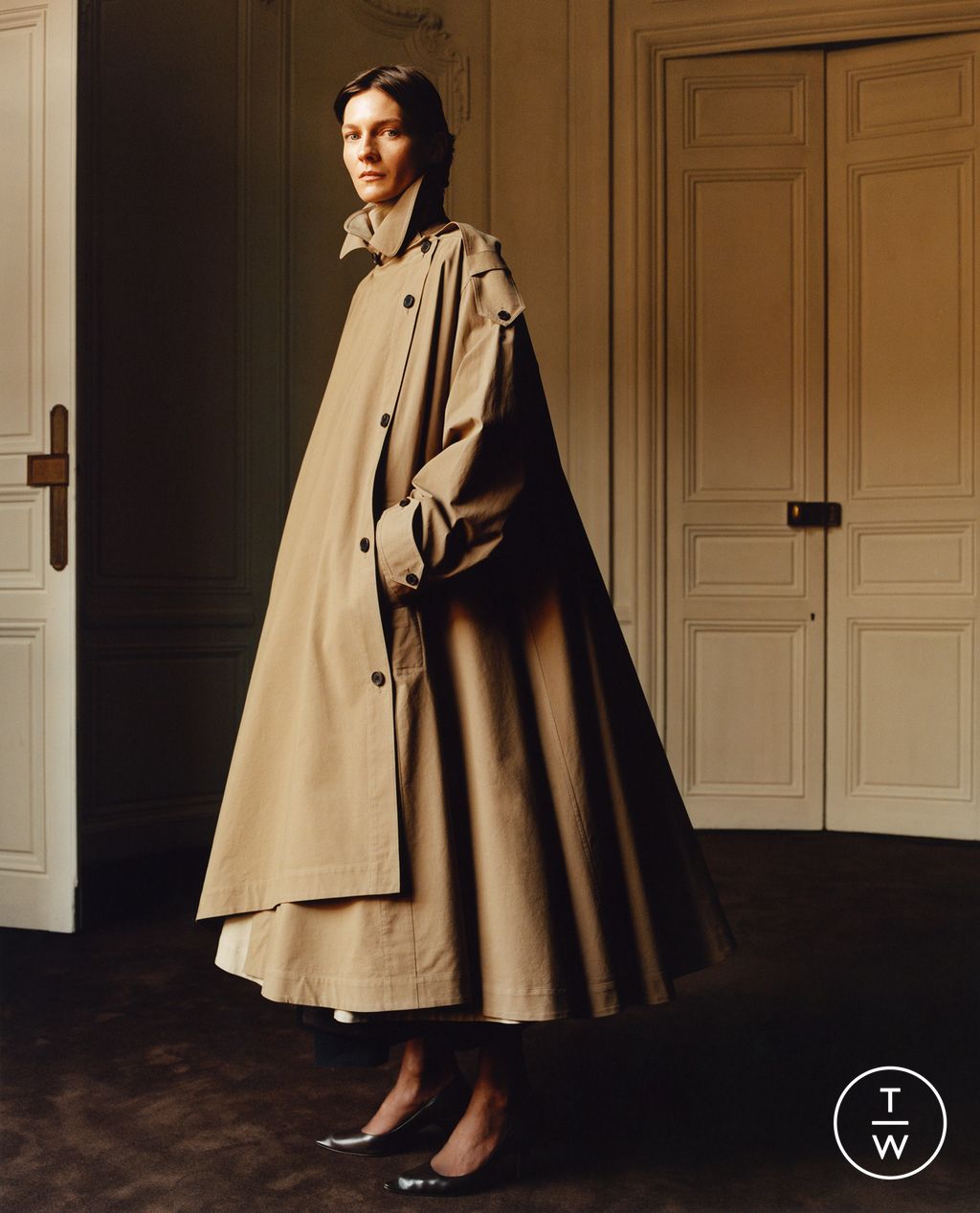 Fashion Week Paris Fall/Winter 2024 look 1 from the The Row collection womenswear