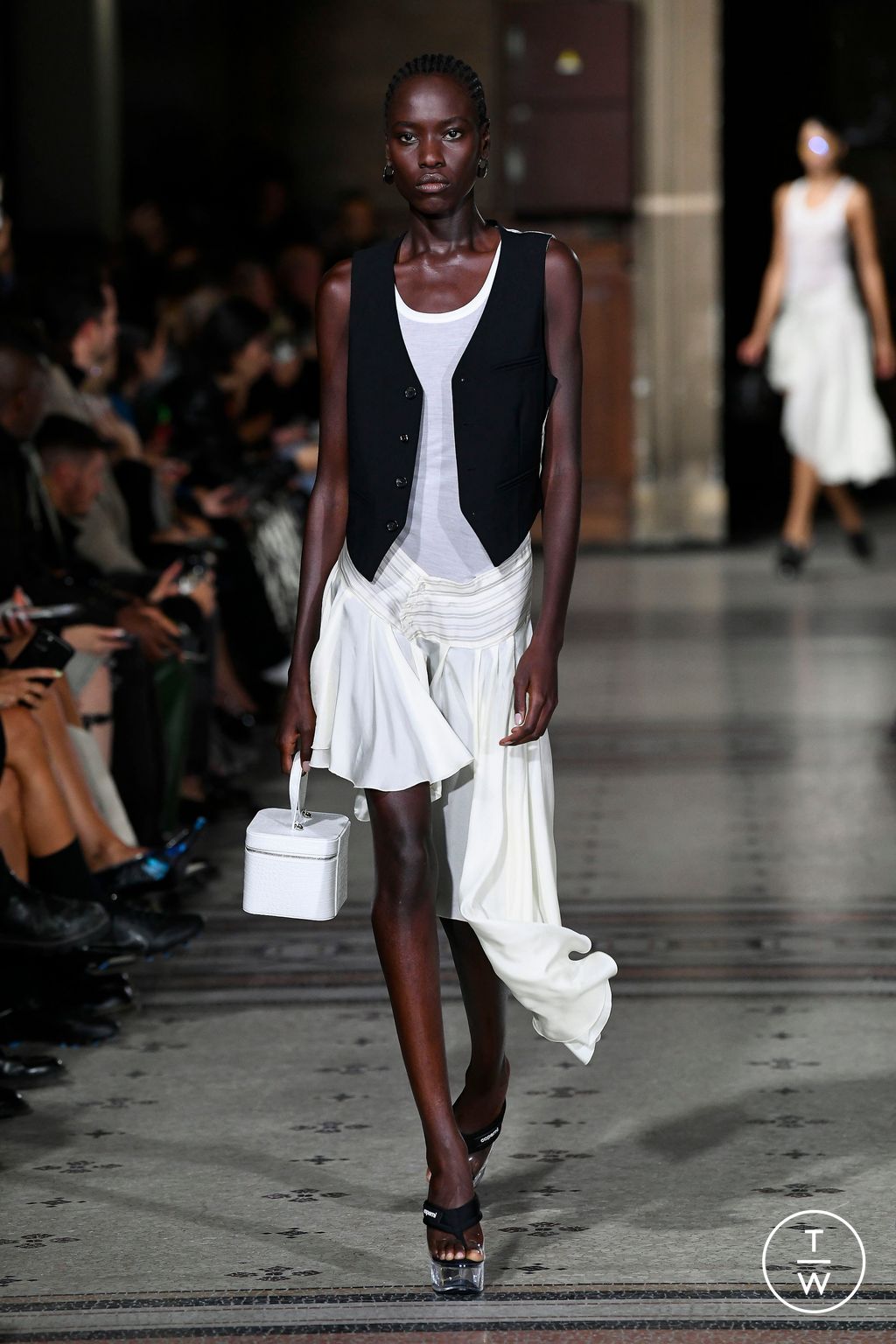Fashion Week Paris Spring/Summer 2023 look 5 de la collection Coperni womenswear