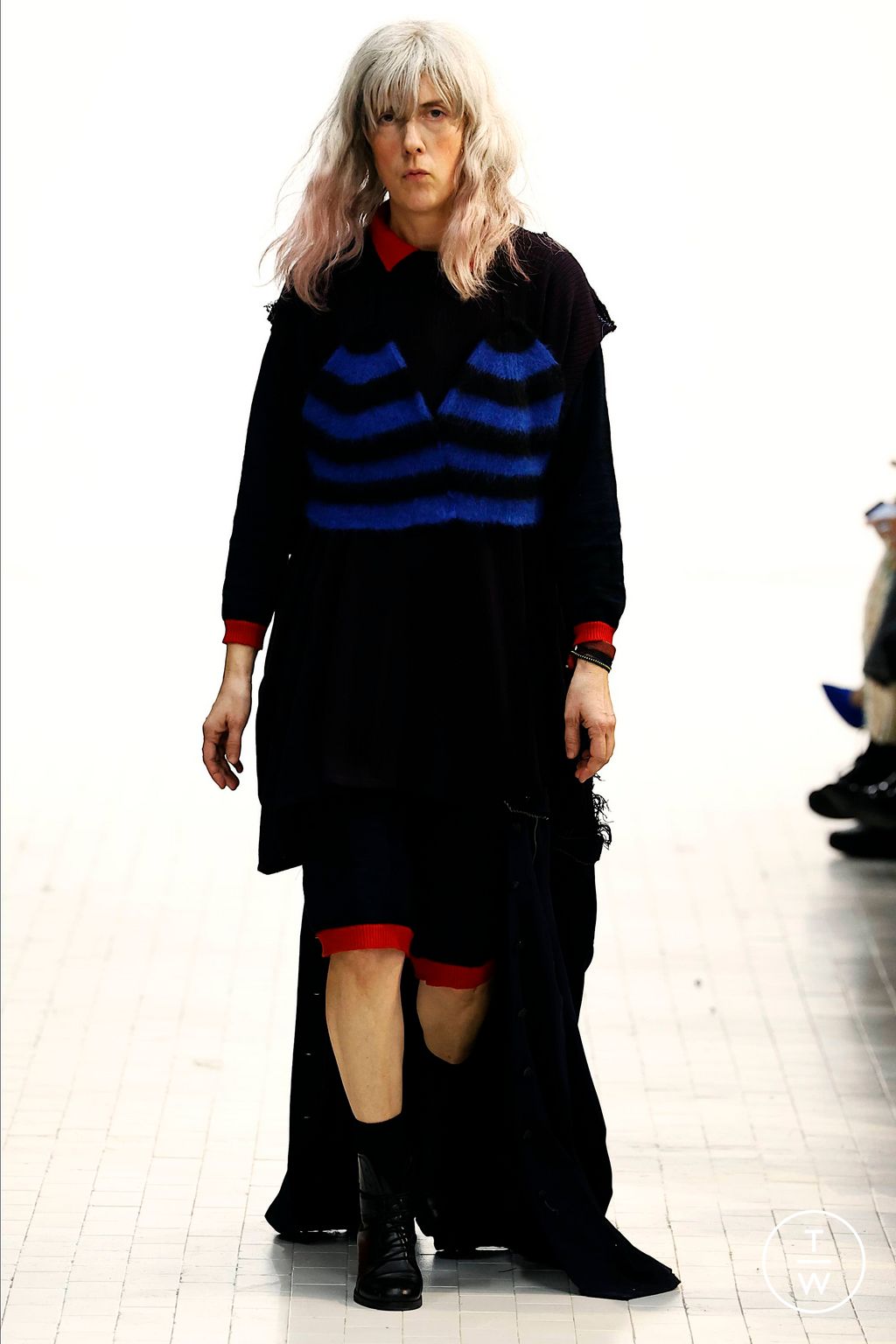 Fashion Week Milan Fall/Winter 2023 look 10 de la collection Simon Cracker menswear