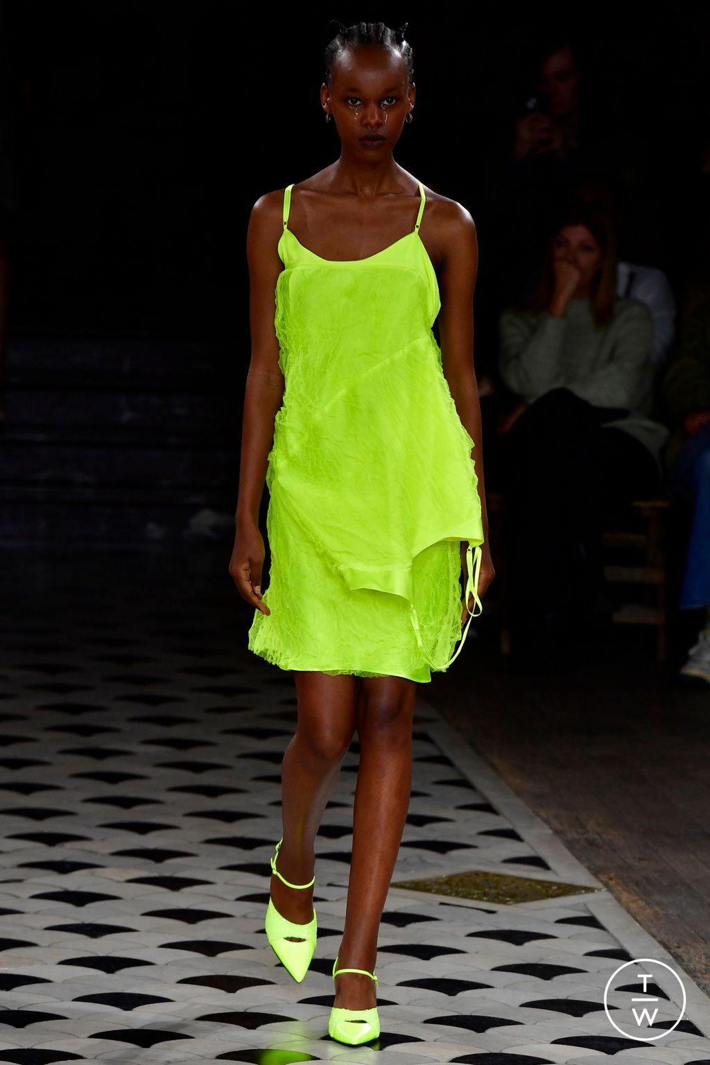 Fashion Week Paris Spring/Summer 2023 look 19 from the Undercover collection womenswear
