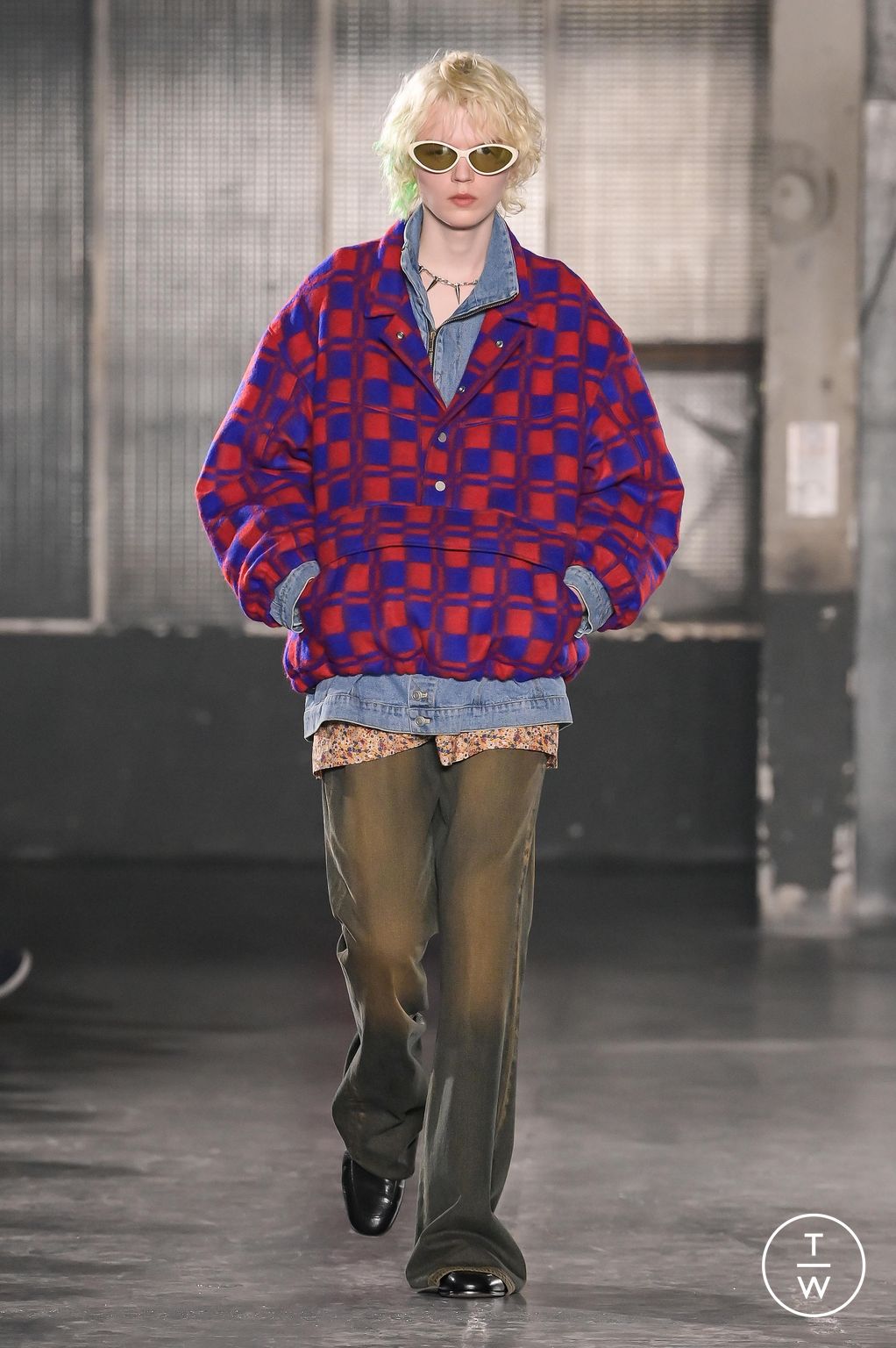 Fashion Week Paris Fall/Winter 2023 look 17 from the EGONlab collection menswear