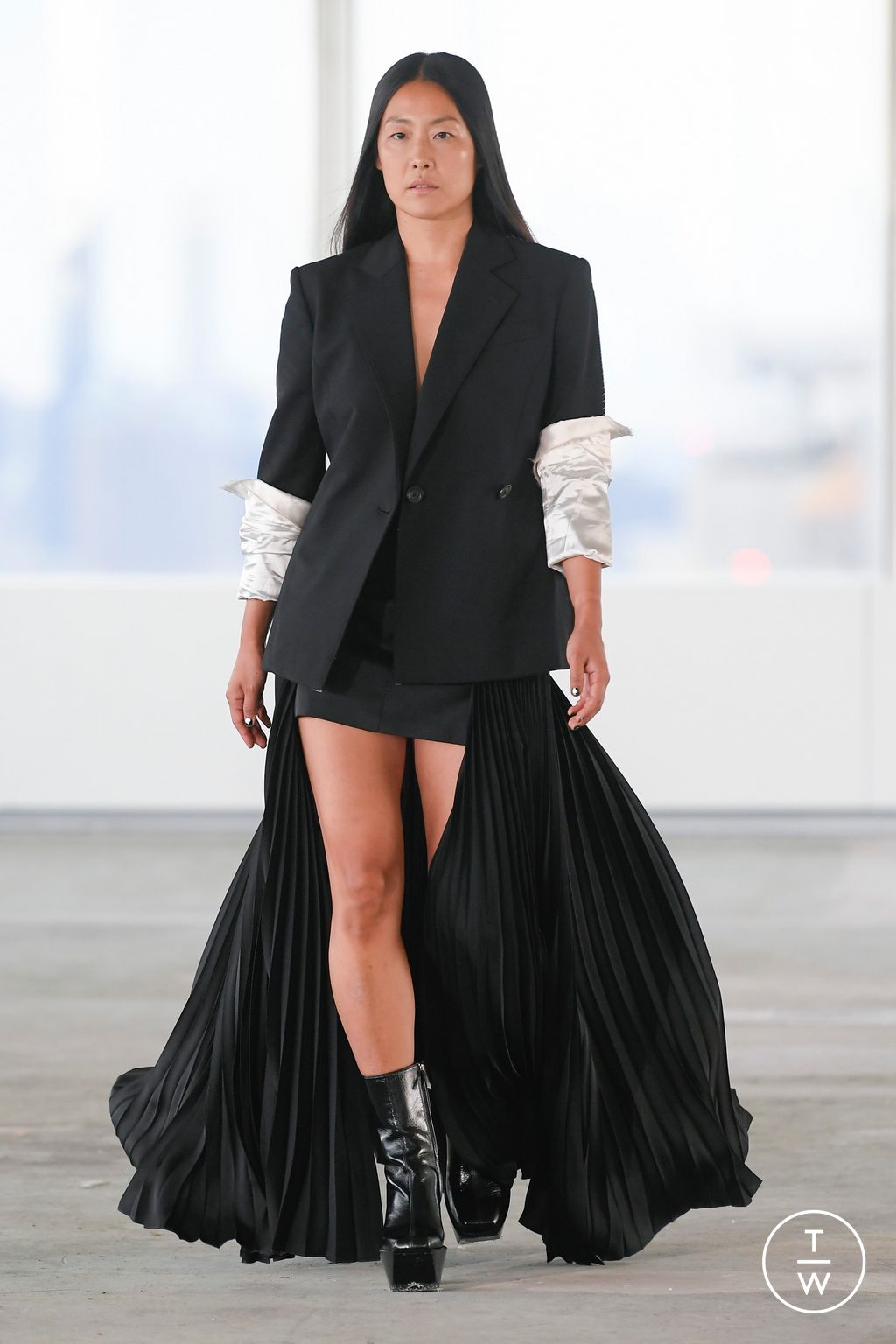 Fashion Week New York Spring/Summer 2023 look 51 from the Peter Do collection 女装