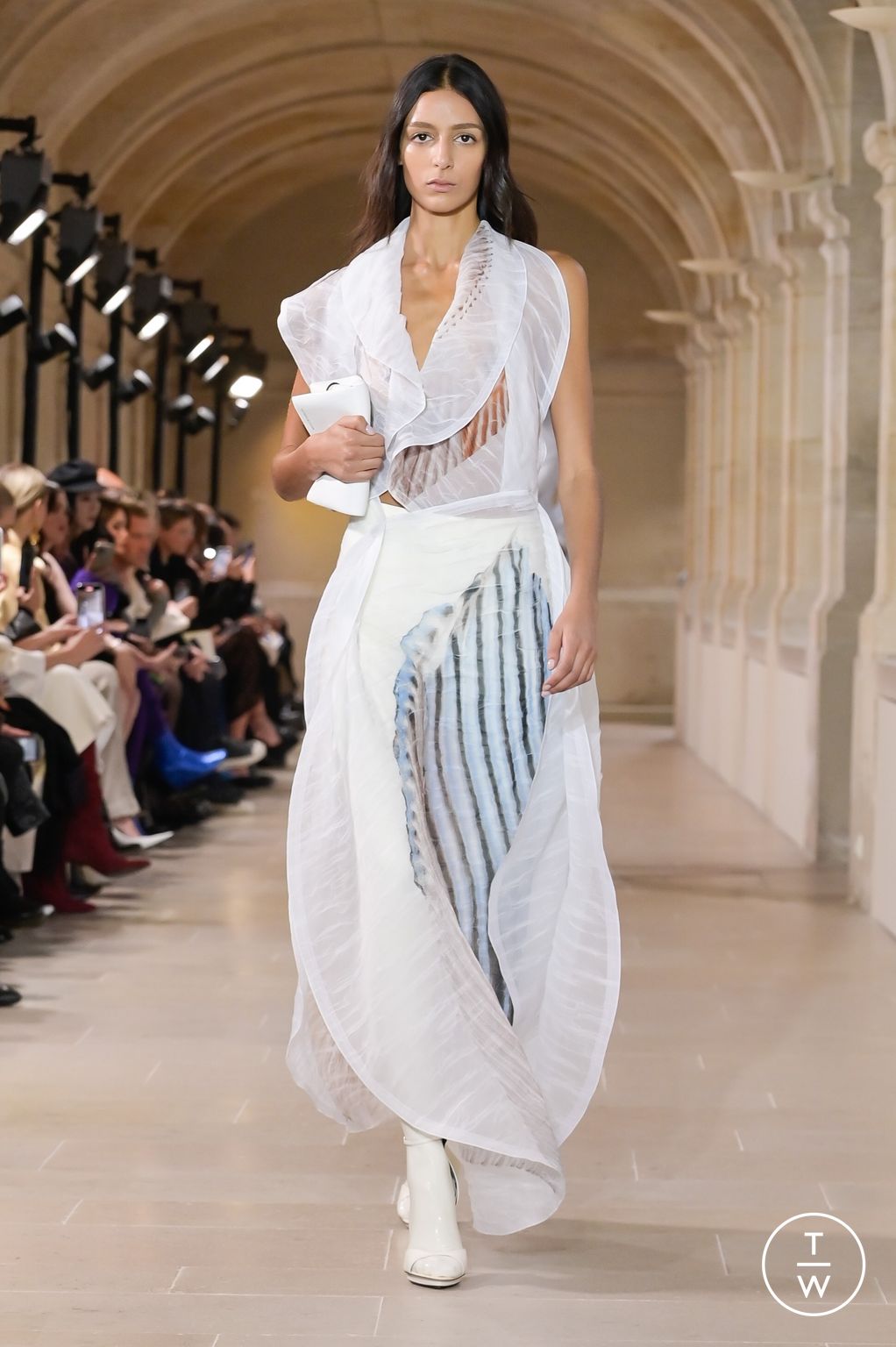 Fashion Week Paris Spring/Summer 2023 look 28 from the Victoria Beckham collection womenswear