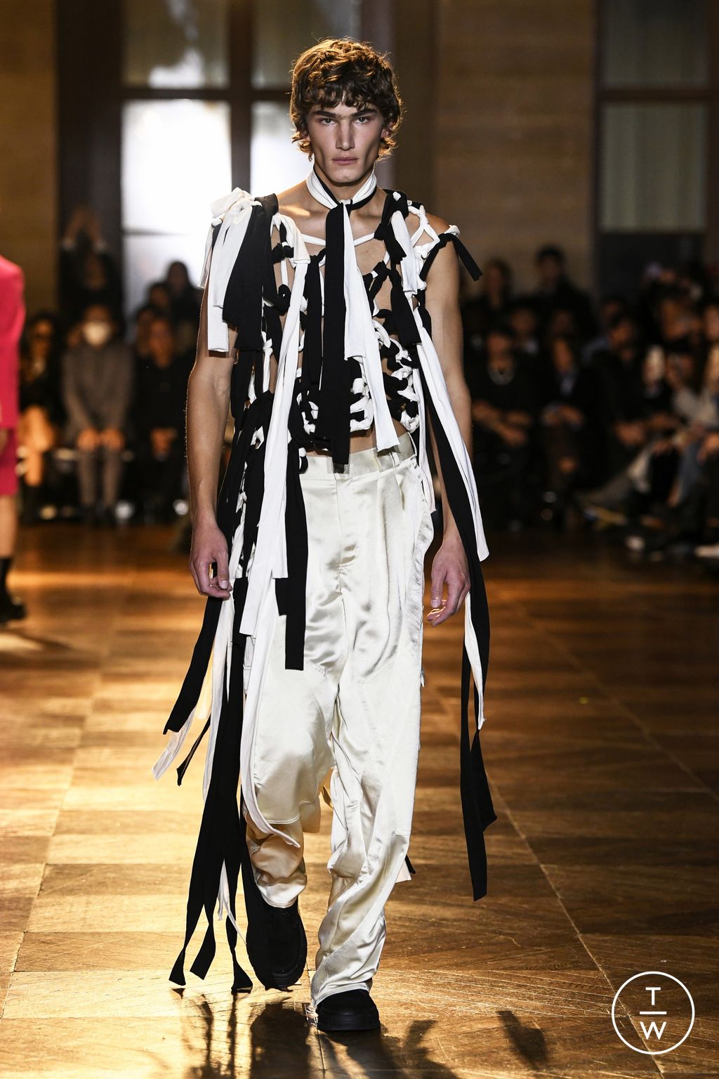 Fashion Week Paris Spring/Summer 2023 look 32 from the Koché collection womenswear
