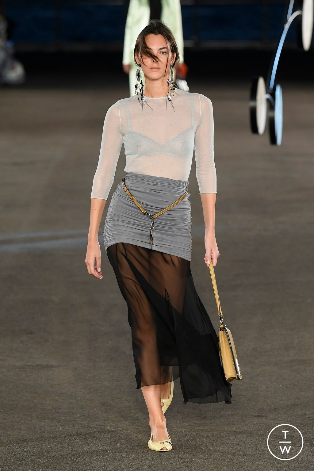 Fashion Week New York Spring/Summer 2023 look 1 from the Tory Burch collection 女装