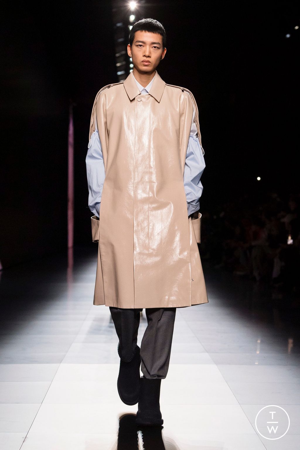 Fashion Week Paris Fall/Winter 2023 look 16 from the Dior Men collection 男装
