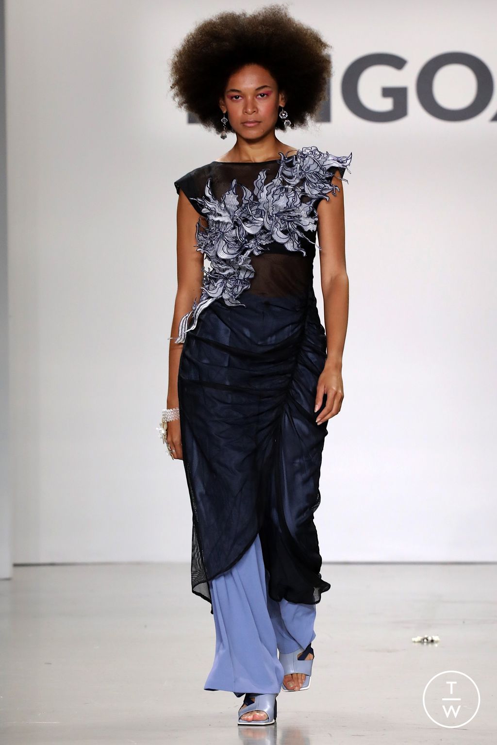 Fashion Week New York Spring/Summer 2023 look 53 from the Erigo collection 女装