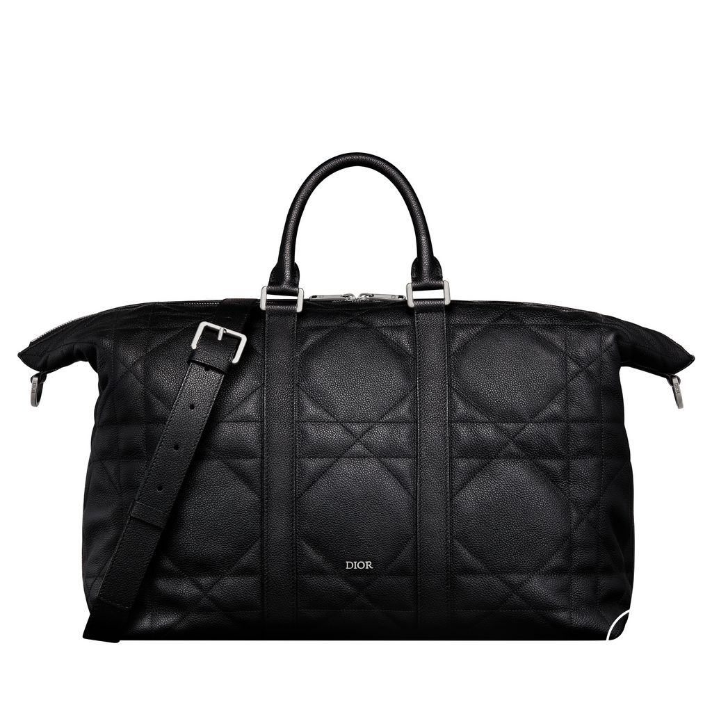 Fashion Week Paris Fall/Winter 2024 look 25 from the Dior Homme collection 男装配饰