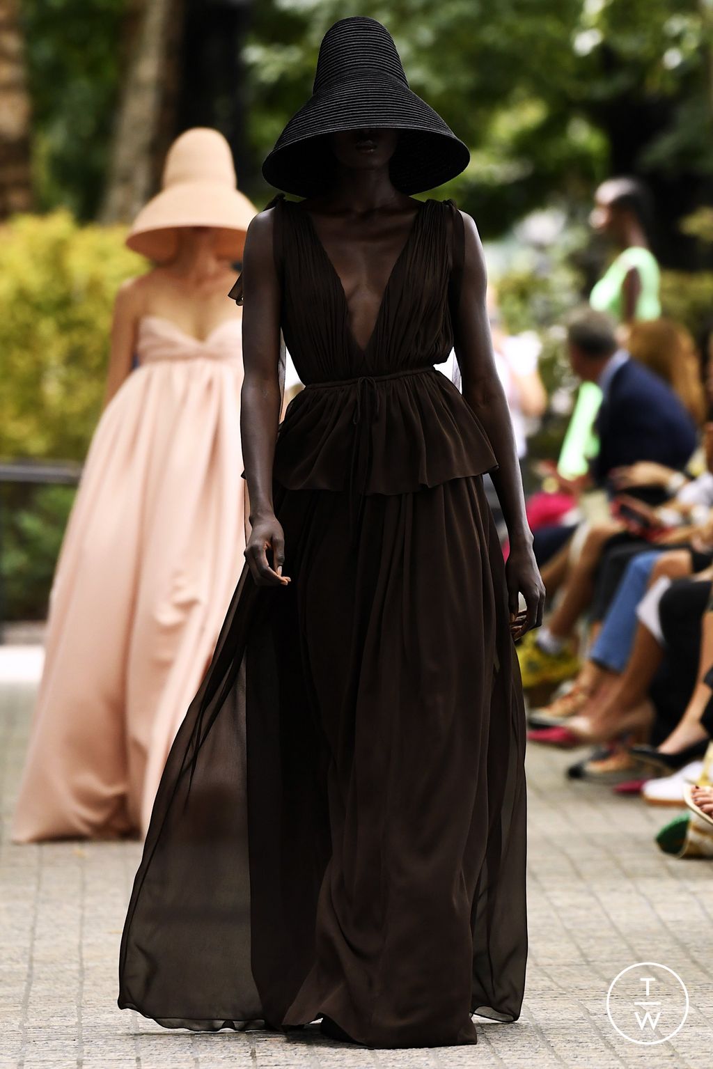 Fashion Week New York Spring/Summer 2023 look 33 de la collection Adam Lippes womenswear